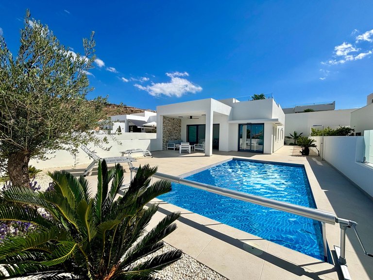 Villa for Sale in Rojales, Alicante 1