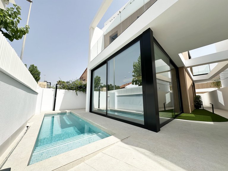 Villa for Sale in Torre De La Horadada, Alicante 4
