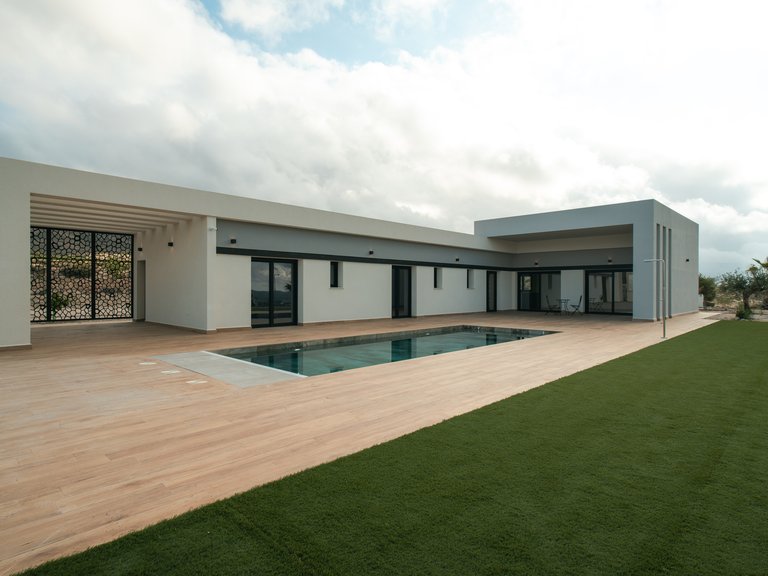 Villa for Sale in Pinoso, Alicante 1