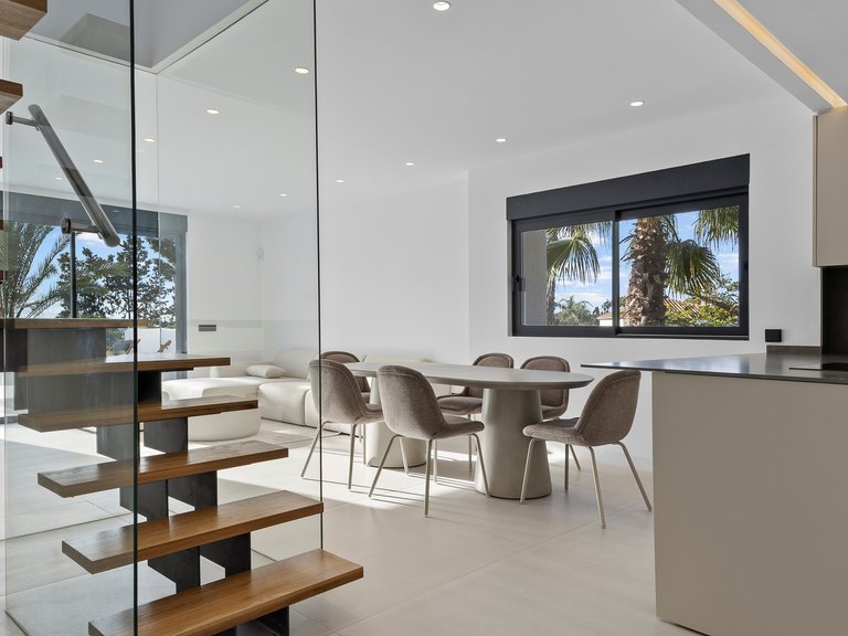 Penthouse for Sale in El Paraíso, Malaga 10