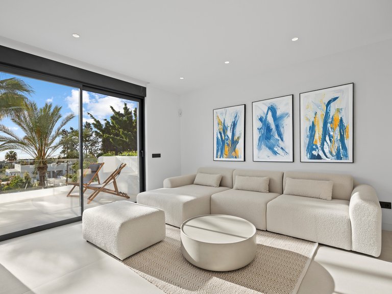 Penthouse for Sale in El Paraíso, Malaga 43