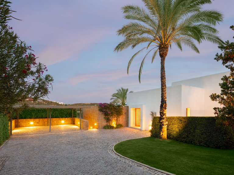 Villa for Sale in Casares, Malaga 13