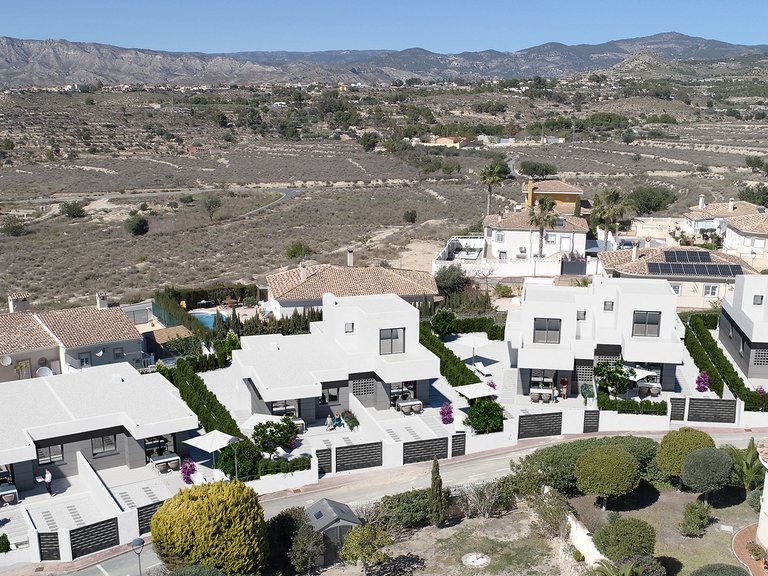 Villa for Sale in Busot, Alicante 2