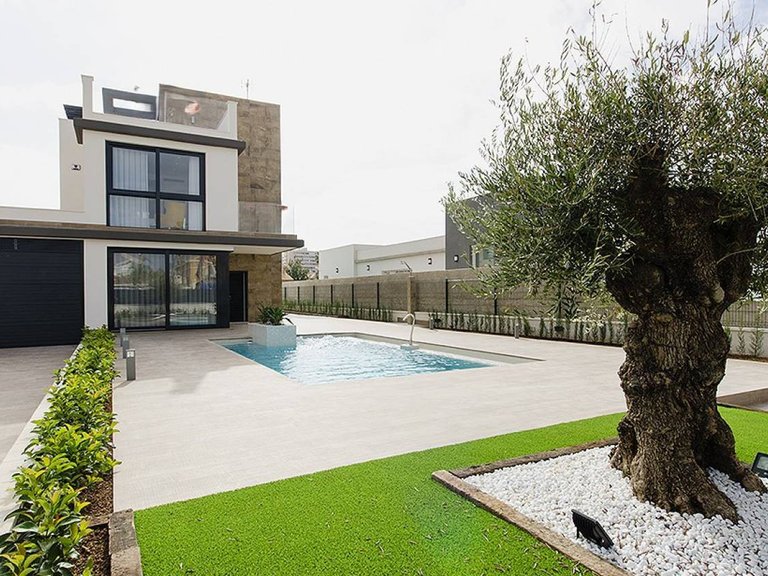 Villa for Sale in Dehesa De Campoamor, Alicante 38