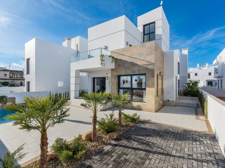 Villa for Sale in Los Alcazares, Alicante 1