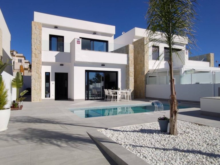 Villa for Sale in La Marina, Alicante 1