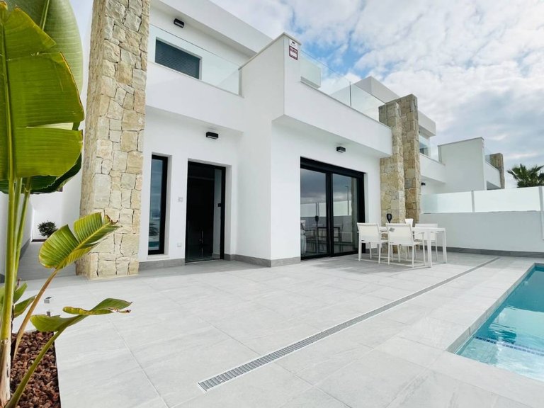 Villa for Sale in La Marina, Alicante 3