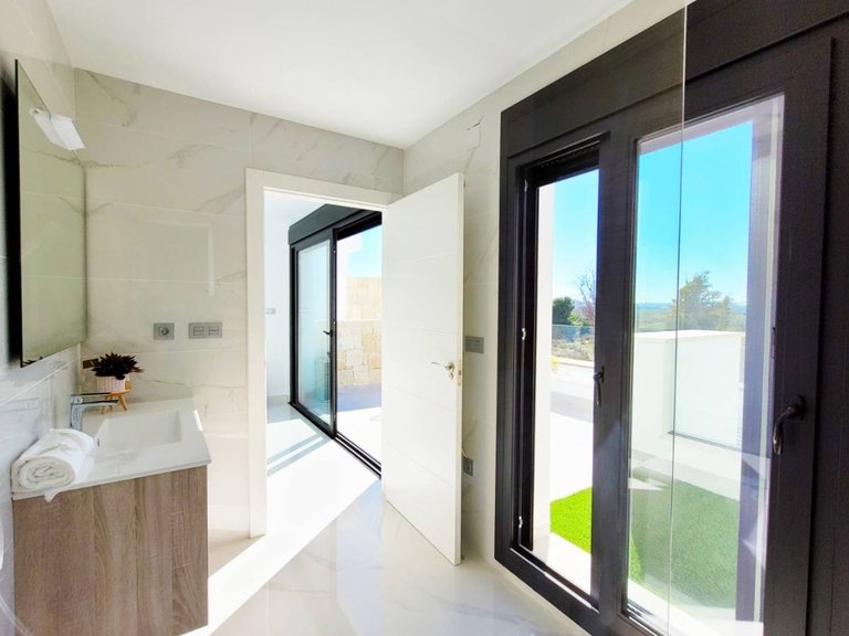 Villa for Sale in La Marina, Alicante 15