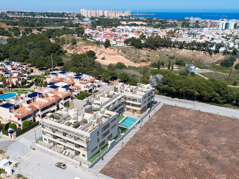 Apartment for Sale in Mil Palmeras, Alicante 5