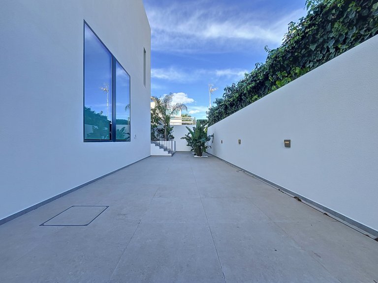 Villa for Sale in El Albir, Alicante 30