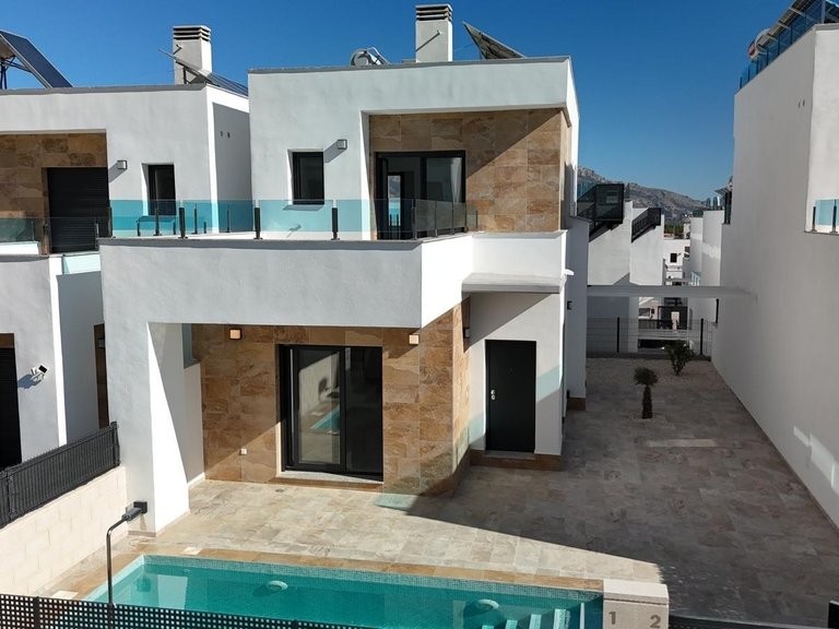 Villa for Sale in Polop, Alicante 2