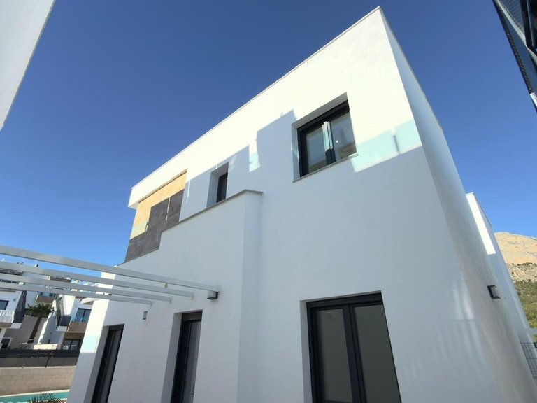 Villa for Sale in Polop, Alicante 7