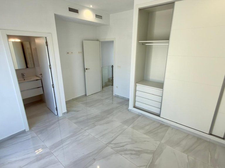 Villa for Sale in Polop, Alicante 46