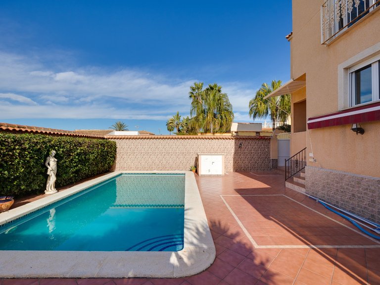 Villa for Sale in Torrevieja, Alicante 8