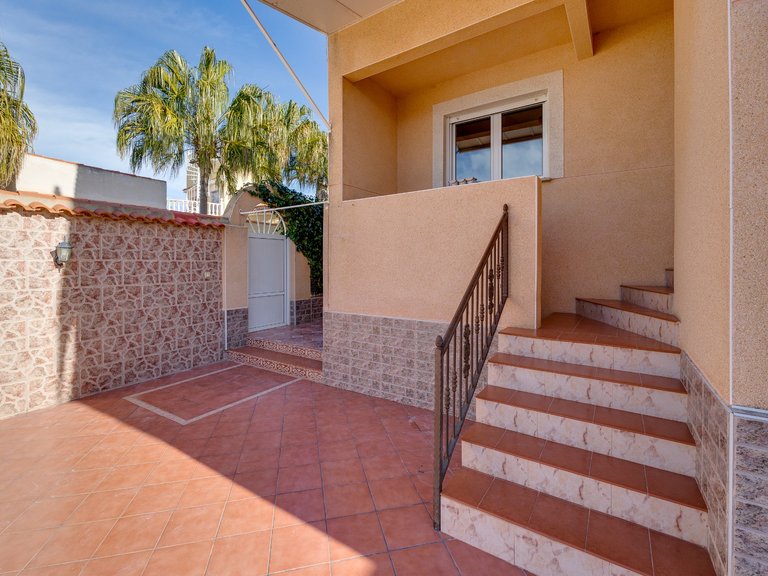 Villa for Sale in Torrevieja, Alicante 17