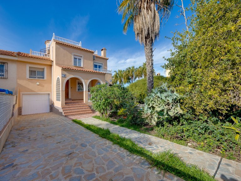 Villa for Sale in Torrevieja, Alicante 4