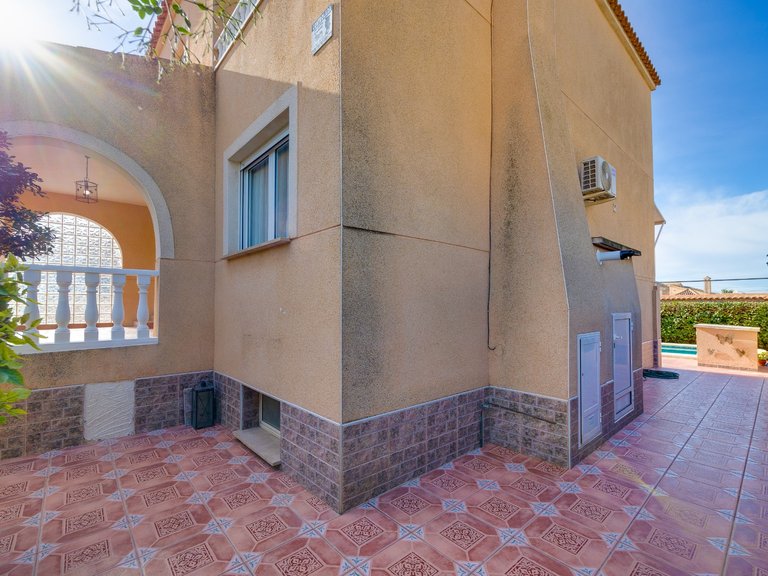 Villa for Sale in Torrevieja, Alicante 13