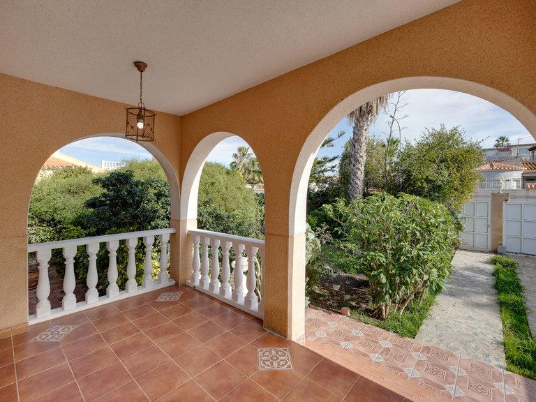 Villa for Sale in Torrevieja, Alicante 9
