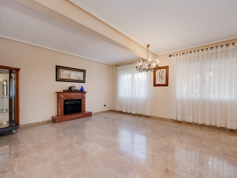 Villa for Sale in Torrevieja, Alicante 18