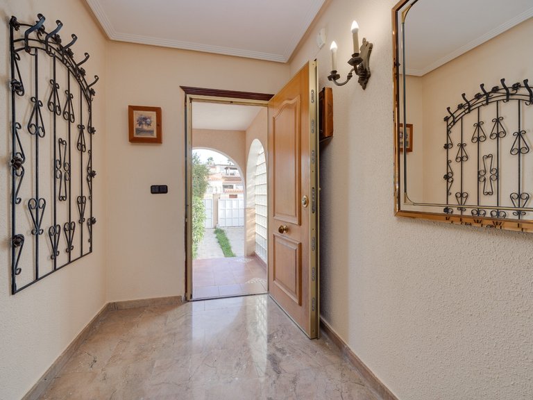 Villa for Sale in Torrevieja, Alicante 29