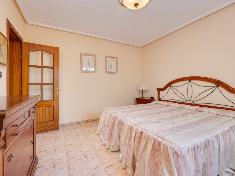 Villa for Sale in Torrevieja, Alicante 41