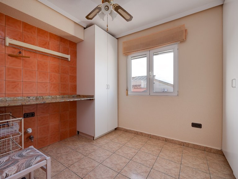 Villa for Sale in Torrevieja, Alicante 28