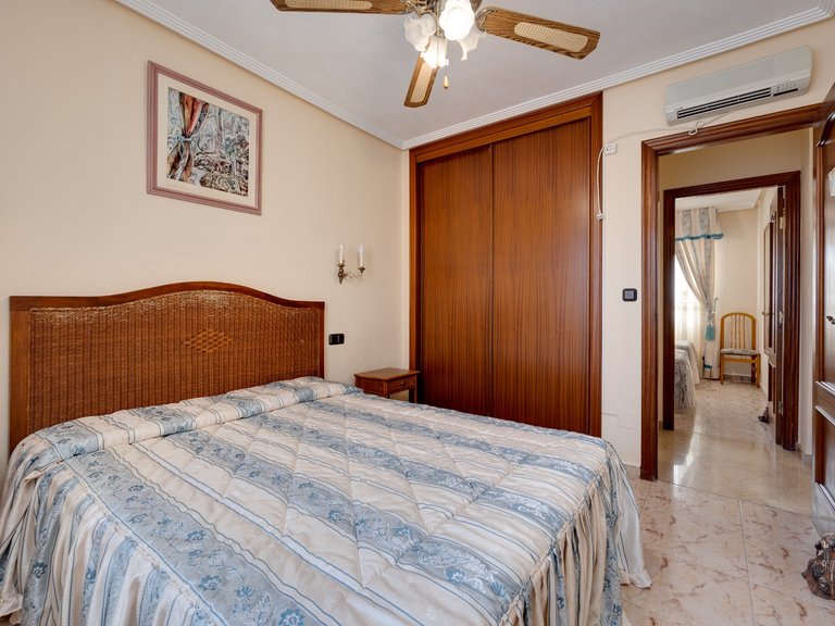 Villa for Sale in Torrevieja, Alicante 35