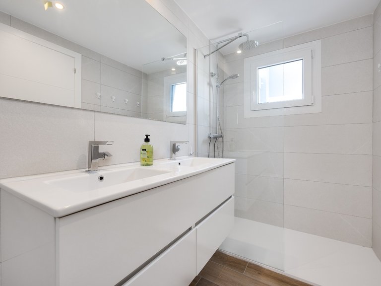 Penthouse for Sale in Punta Prima, Alicante 40