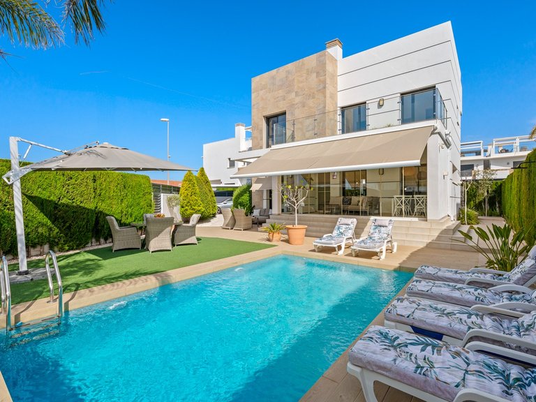 Villa for Sale in Ciudad Quesada, Alicante 1