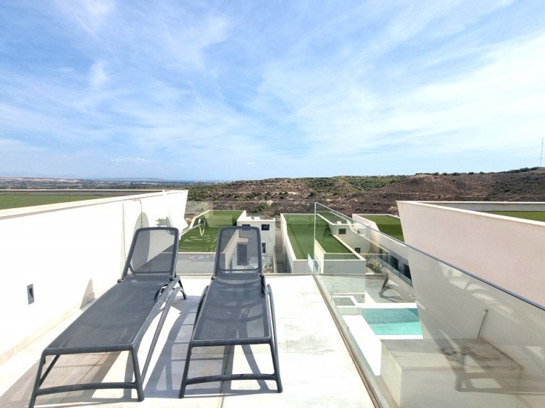 Villa for Sale in Inland Rojales, Alicante 13