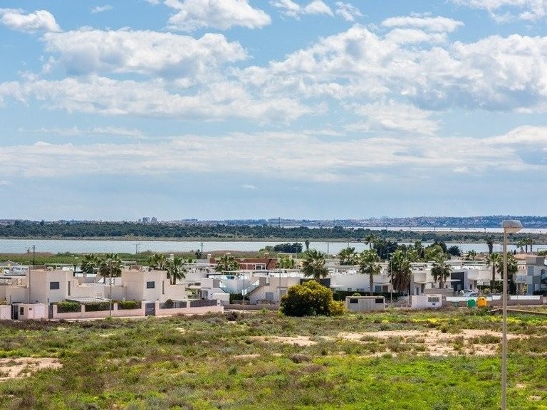 Villa for Sale in Los Montesinos, Alicante 35