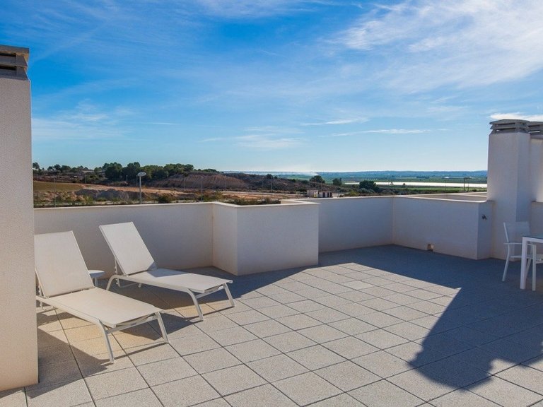 Penthouse for Sale in Vistabella Golf, Alicante 20
