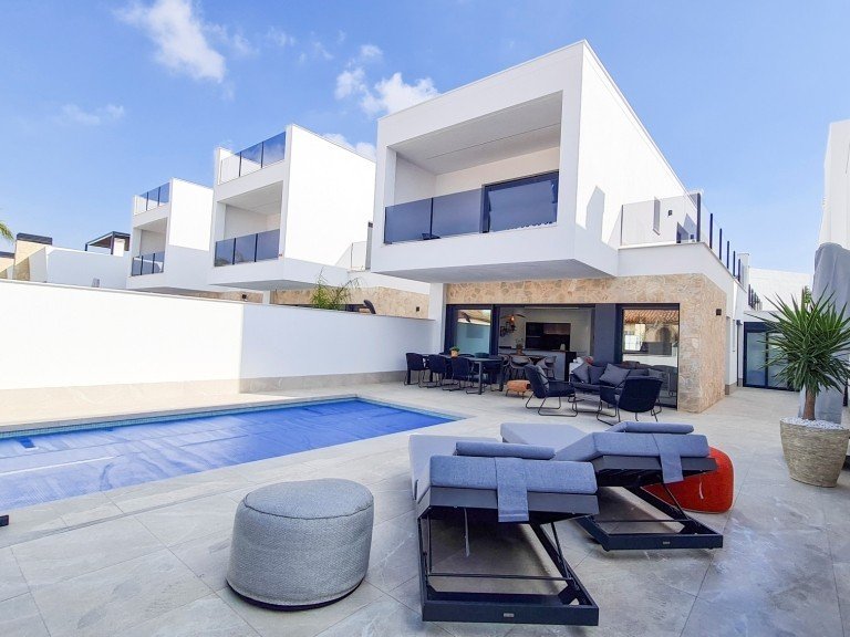 Villa for Sale in San Pedro Del Pinatar, Murcia 1