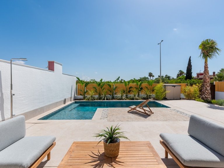Villa for Sale in Dolores, Alicante 28