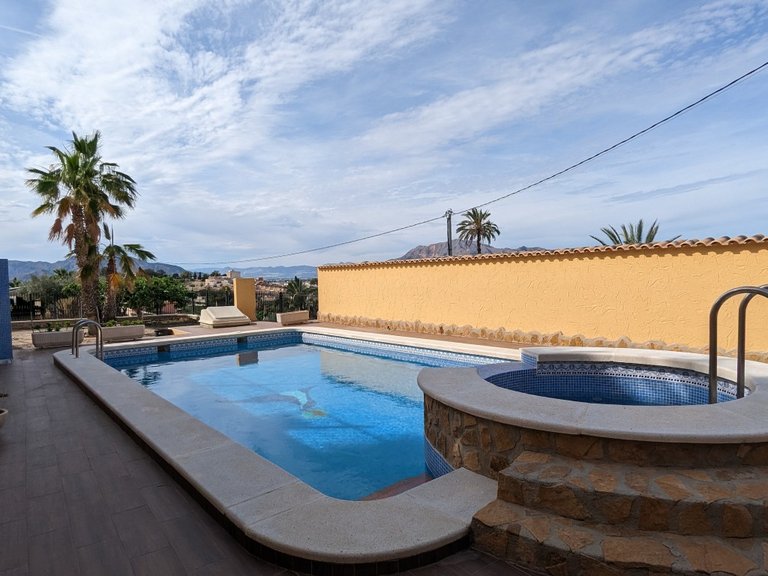Villa for Sale in Bigastro, Alicante 12