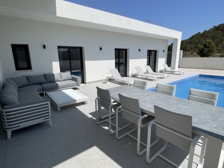 Villa for Sale in Aspe, Alicante 5