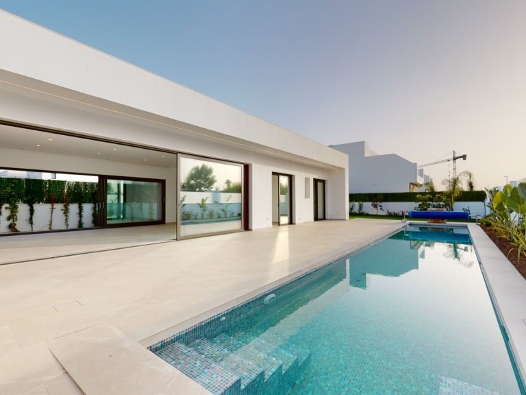 Villa for Sale in Los Alcazares, Murcia 2