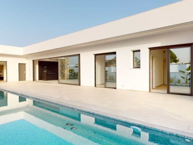 Villa for Sale in Los Alcazares, Murcia 3