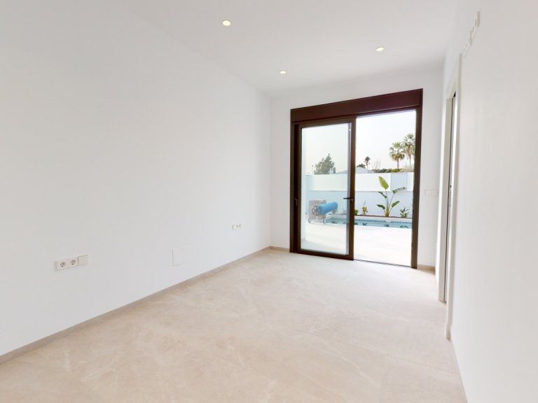 Villa for Sale in Los Alcazares, Murcia 18