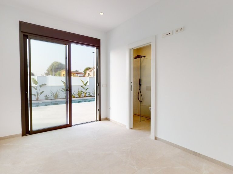 Villa for Sale in Los Alcazares, Murcia 19