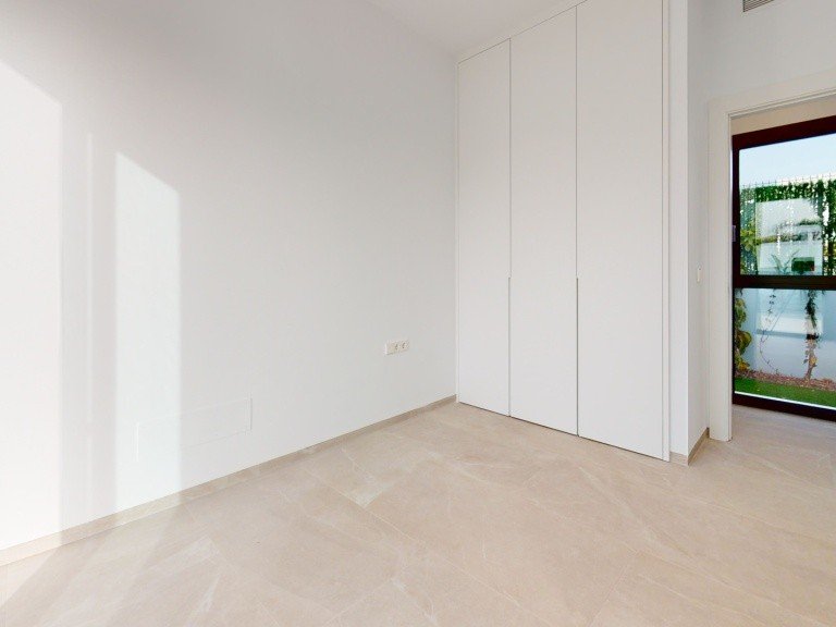 Villa for Sale in Los Alcazares, Murcia 38