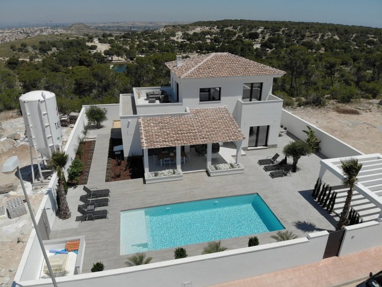 Villa for Sale in La Marina, Alicante 3