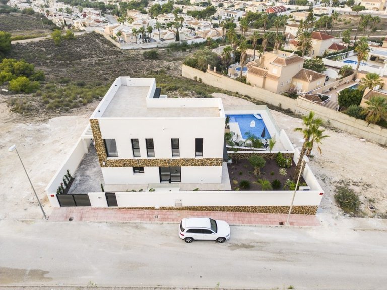 Villa for Sale in La Marina, Alicante 5