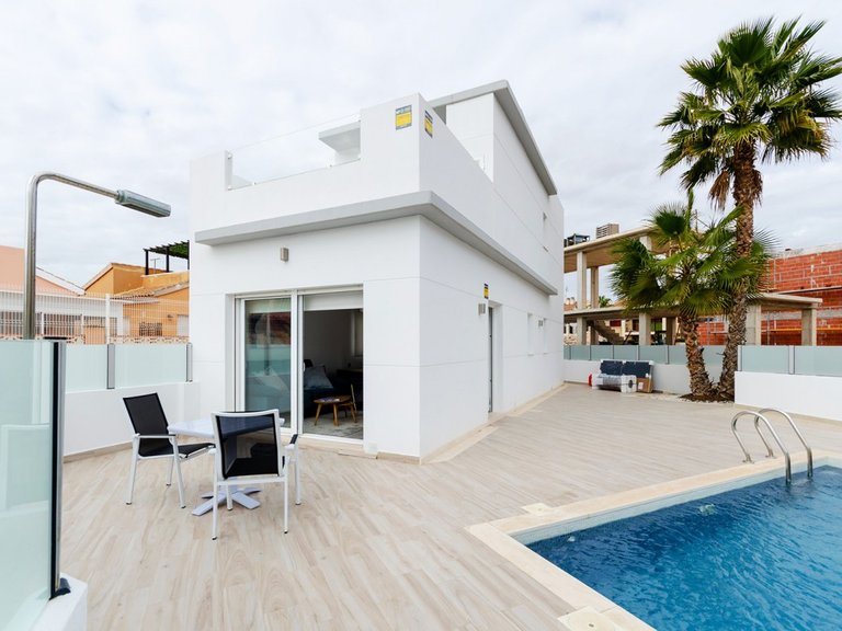 Villa for Sale in Torrevieja, Alicante 1