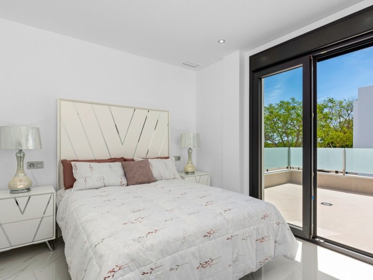 Villa for Sale in Dolores, Alicante 9