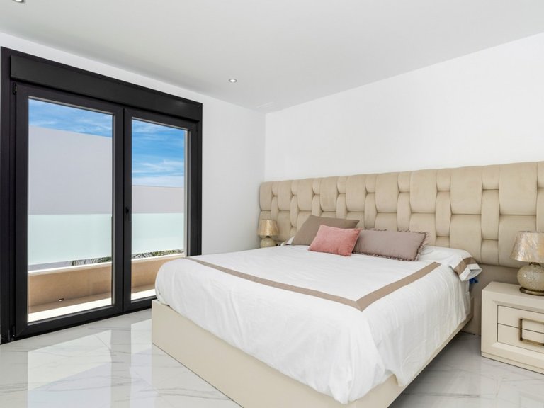Villa for Sale in Dolores, Alicante 13