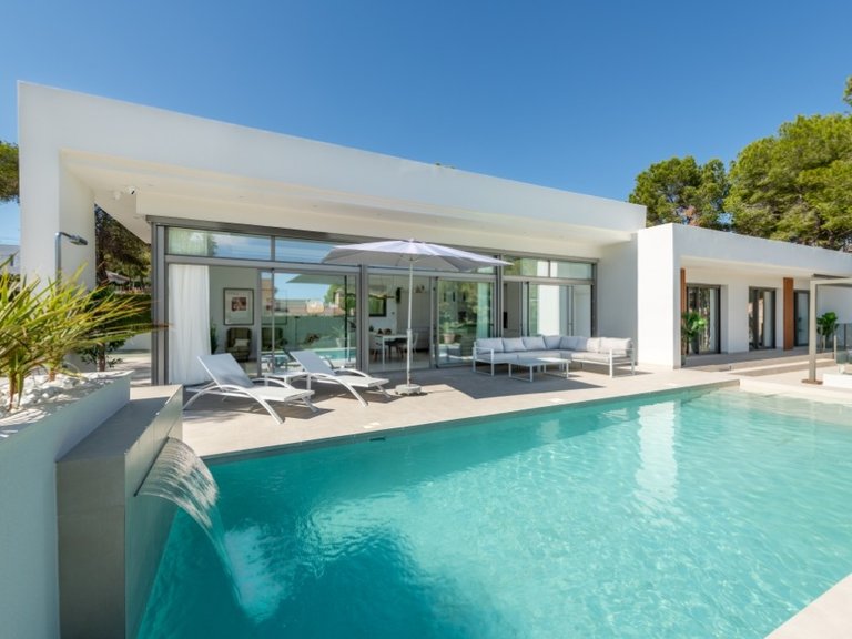 Villa for Sale in Pinar De Campoverde, Alicante 1