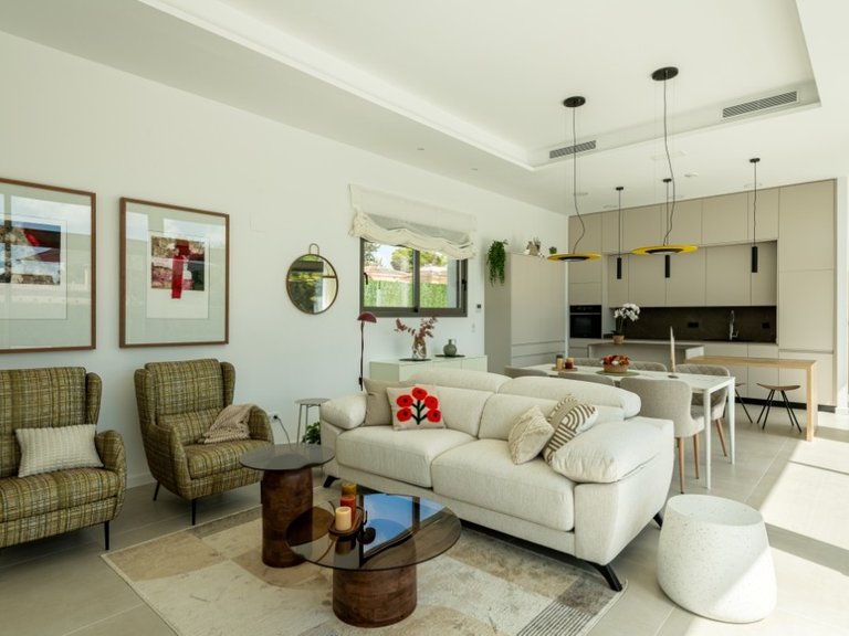 Villa for Sale in Pinar De Campoverde, Alicante 4