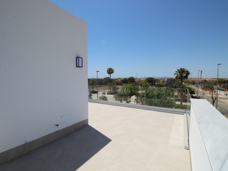 Villa for Sale in Pilar De La Horadada, Alicante 25