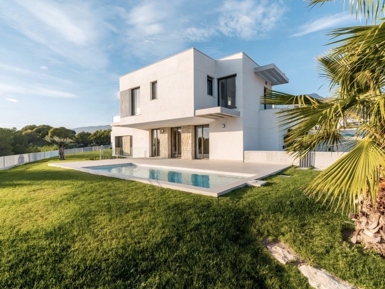 Villa for Sale in Finestrat, Alicante 1